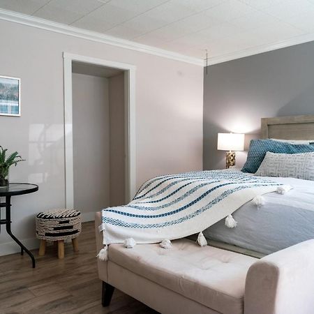 Cheerful Home Close To Downtown Κελόουνα  Εξωτερικό φωτογραφία