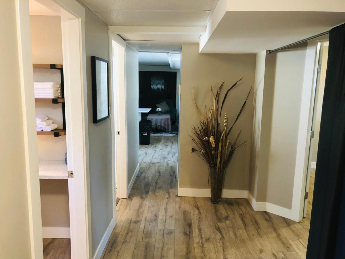 Cheerful Home Close To Downtown Κελόουνα  Εξωτερικό φωτογραφία