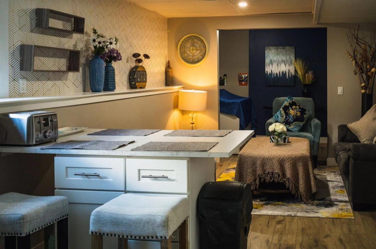 Cheerful Home Close To Downtown Κελόουνα  Εξωτερικό φωτογραφία